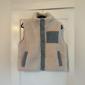 Mia & Tess Women's Cream Sherpa Vest with Blue-Gray Details